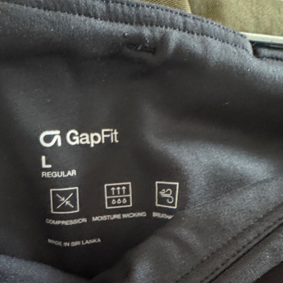 GAPFit Black High Compression Flare Pants - Picture 4 of 5